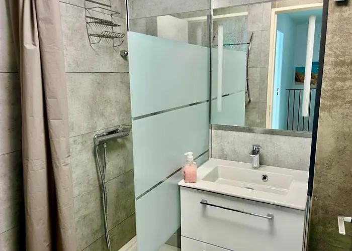 Capucine, Duplex A 5 Min *